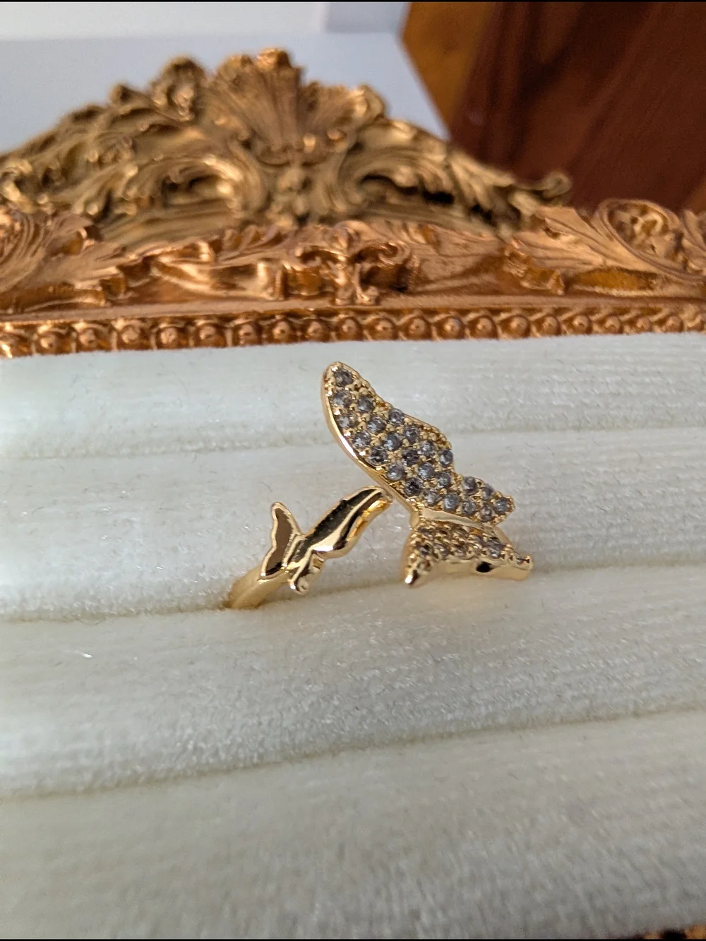 Gold Butterfly Pavé Ring Size: 6